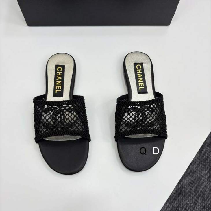 Picture of Chanel Slippers _SKUChanelsz35-40GDT04043214